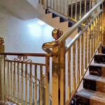 Khám phá 25 mẫu cầu thang inox mạ màu nghệ thuật đẹp đến khó tin